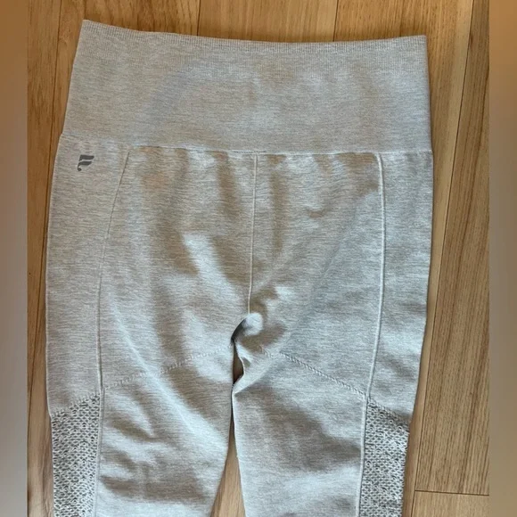 Fabletics Eco Sync High-Waisted Perforated 7/8 Legging Light Gray Heather - Picture 7 of 10